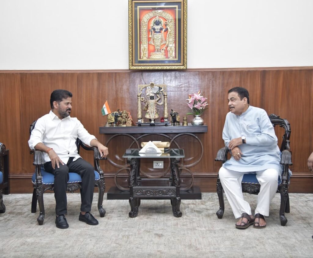 కేంద్ర మంత్రి గ‌డ్క‌రీ తో ఢిల్లీలోని ఆయ‌న నివాసంలో ముఖ్య‌మంత్రి భేటీ