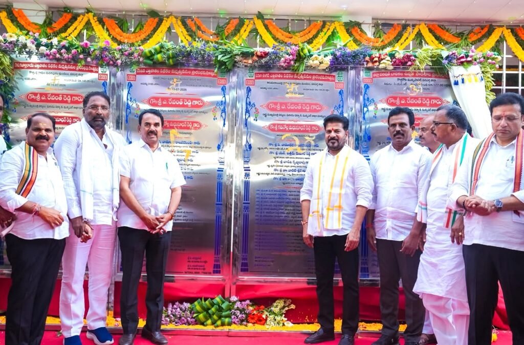 ప్రభుత్వ పాఠశాలల్లో చదువుకుంటున్న విద్యార్థులు రేపటి తెలంగాణ పునర్నిర్మాణంలో అత్యంత కీలక పాత్ర పోషించాలి