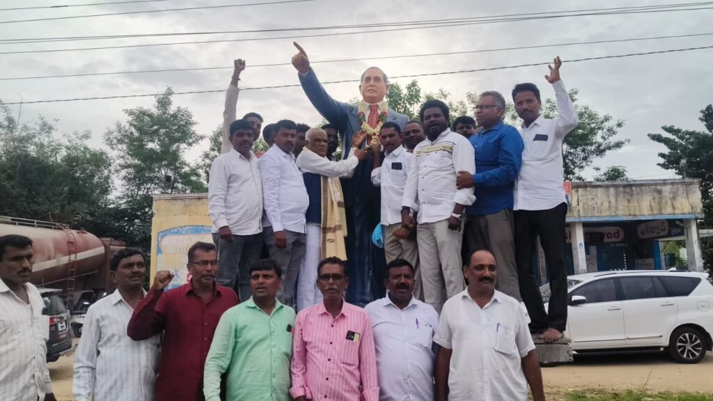 తిమ్మాపూర్‌లో అంబేద్కర్, జగ్జీవన్‌రామ్ విగ్రహాల ఆవిష్కరణ