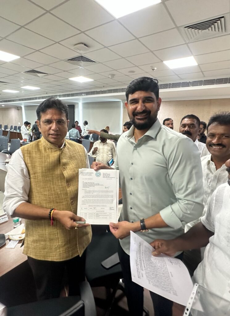 హుజురాబాద్ నియోజకవర్గ సమస్యలపై మంత్రుల దృష్టికి ఎమ్మెల్యే పాడి కౌశిక్ రెడ్డి 