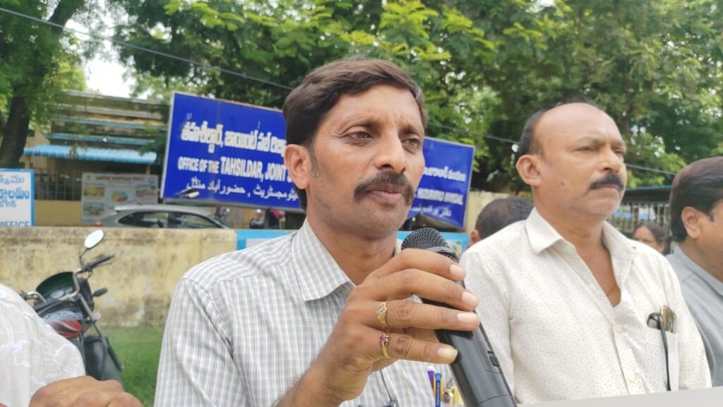 జర్నలిస్ట్ సంక్షేమ సంఘం తరపున హుజురాబాద్ జర్నలిస్టులకు ఇళ్ల స్థలాలను ఇవ్వాలని