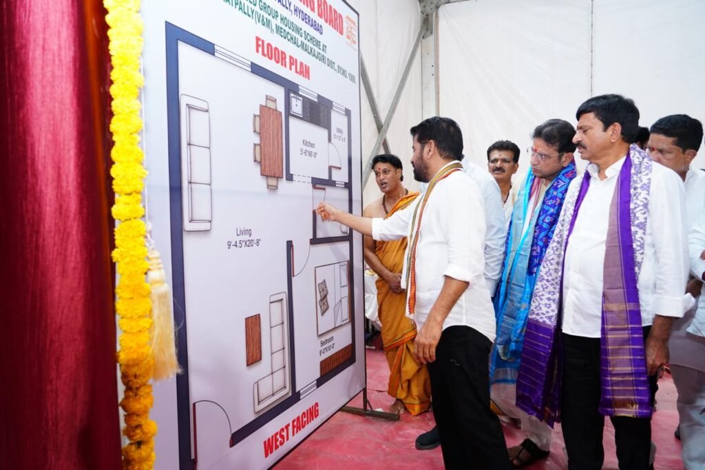 పనులు చేయించుకోండి. ఈ ప్రాంత ప్రజల రుణం తీర్చుకునే అవకాశం వచ్చింది.