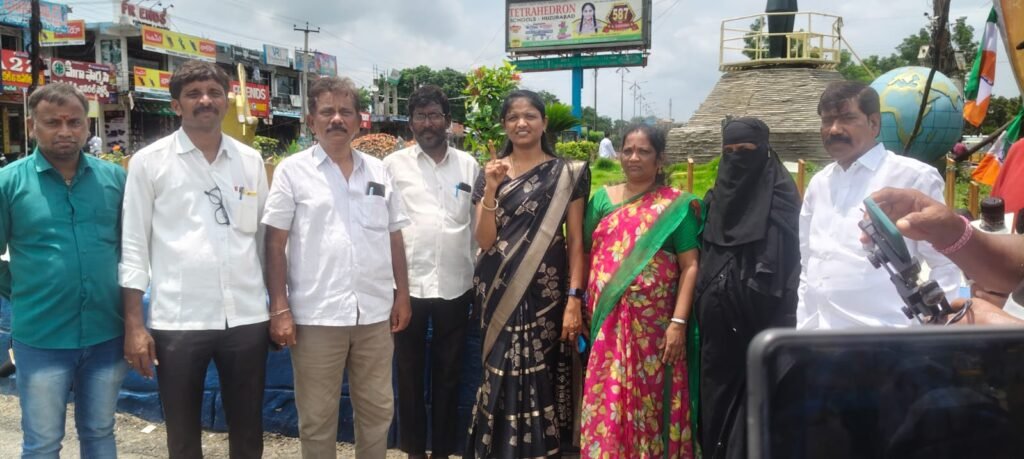సంక్షేమ పథకాల అమలుపై రాష్ట్ర హైకోర్టు స్టే ఎత్తి వేయాలి
