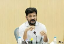నేపాల్లో నెలకొన్న వరద పరిస్థితుల నేపథ్యంలో అక్కడ చిక్కుకున్న లేదా ఇబ్బందులు ఎదుర్కొంటున్న తెలంగాణ వాసులకు సహాయం