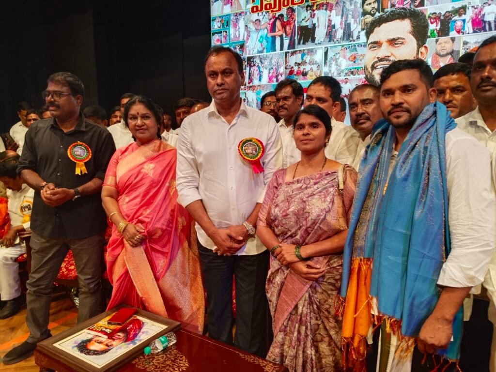 కళాకారులు – ప్రభుత్వాలు మారినా కళాకారుల కన్నీళ్లు ఆగలేదని ఆవేదన