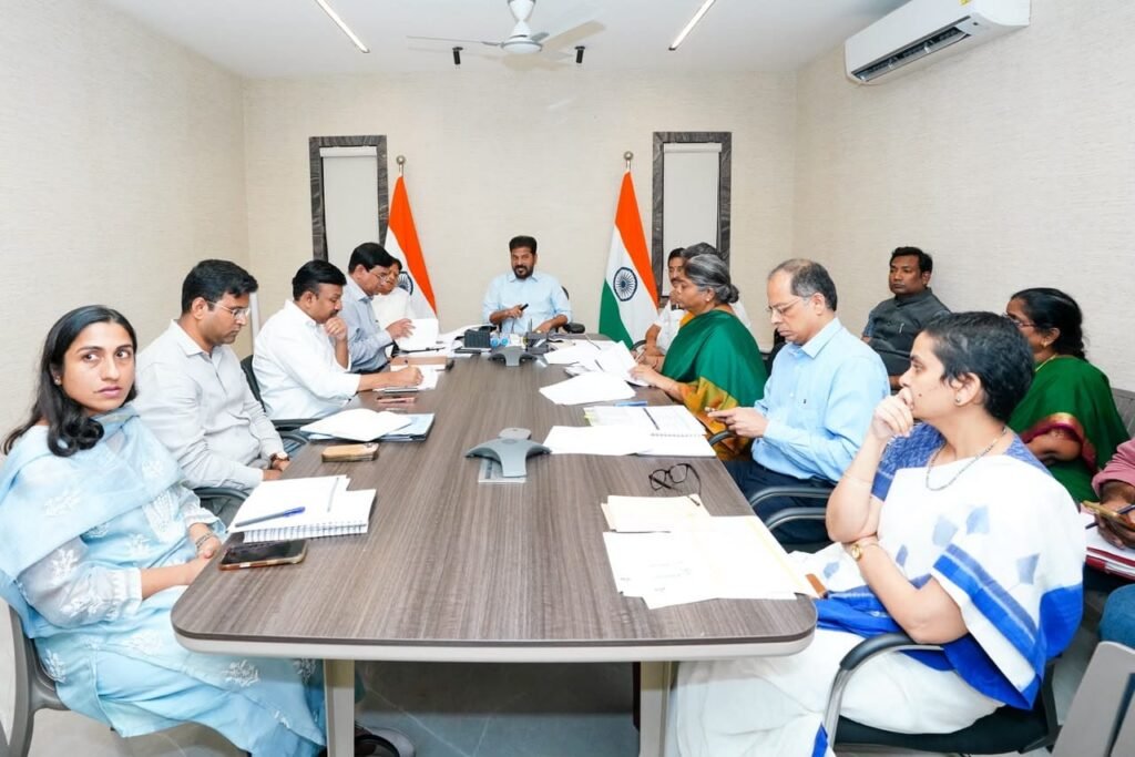 విద్యార్థులందరికీ నోటు పుస్తకాలు పంపిణీ పూర్తయిందన్నారు.