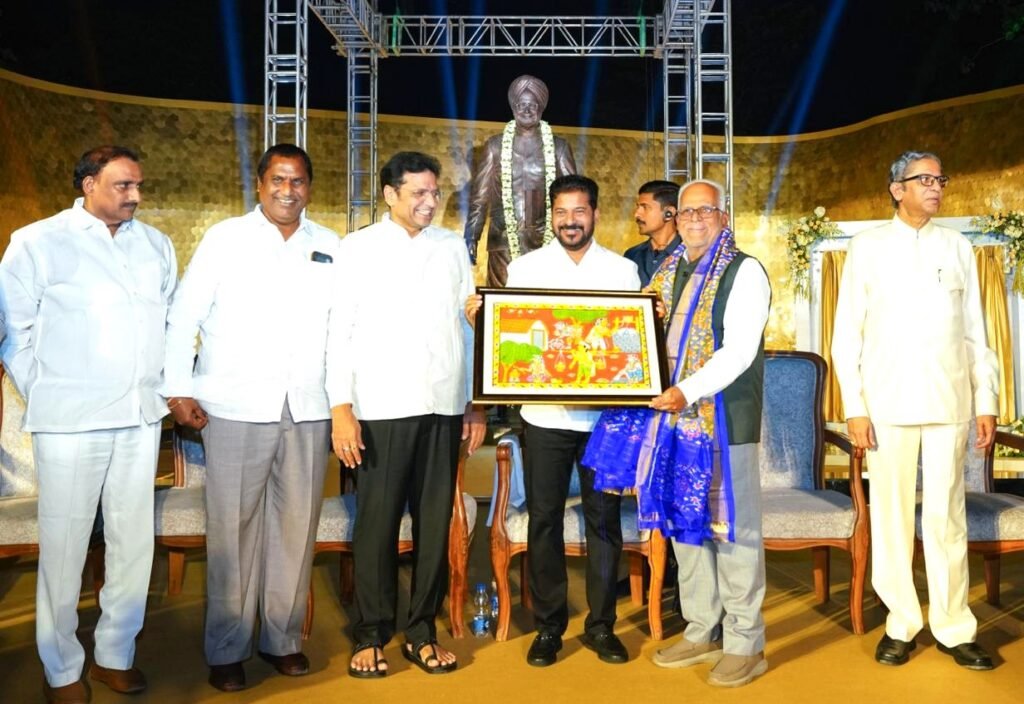 విగ్రహాన్ని ఆవిష్కరించాం. దేశం గర్వించదగిన జాతిరత్నాన్ని ప్రతి ఒక్కరూ