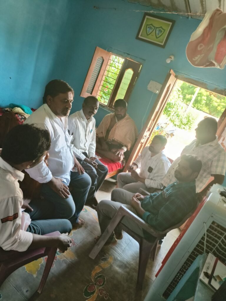 బొత్తలపల్లి ఉపసర్పంచ్‌ను పరామర్శించిన వన్నాల శివాజీ