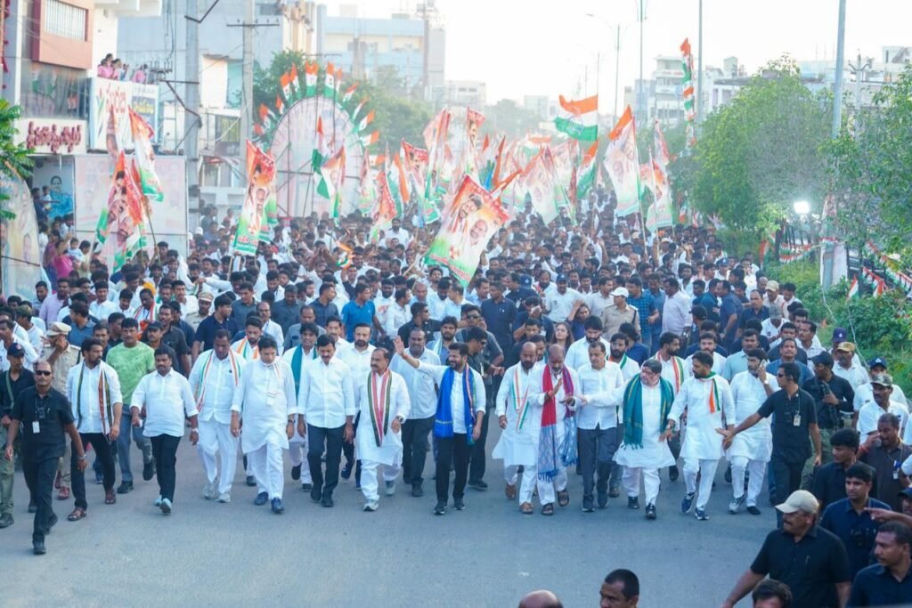 సిరిసిల్లలో సీఎం రేవంత్ రెడ్డి పాదయాత్ర