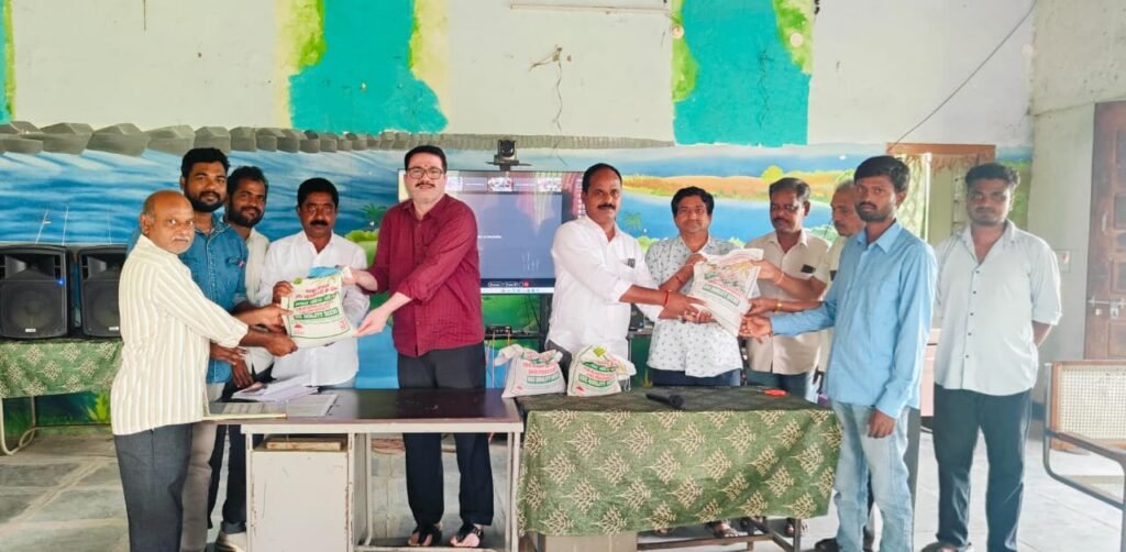 ఎల్కతుర్తి రైతు వేదికలో రైతునేస్తం కార్యక్రమం