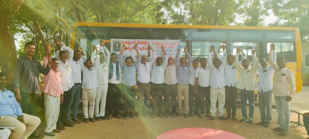 భారత రాజ్యాంగం దేశంలోని ప్రతి పౌరుడికి సమానత్వం స్వేచ్ఛ న్యాయం