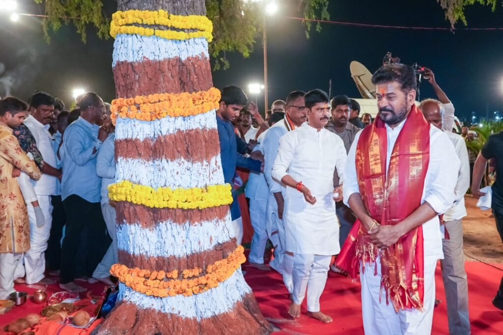 కాలినడకన జమ్మి చెట్టు వద్దకు