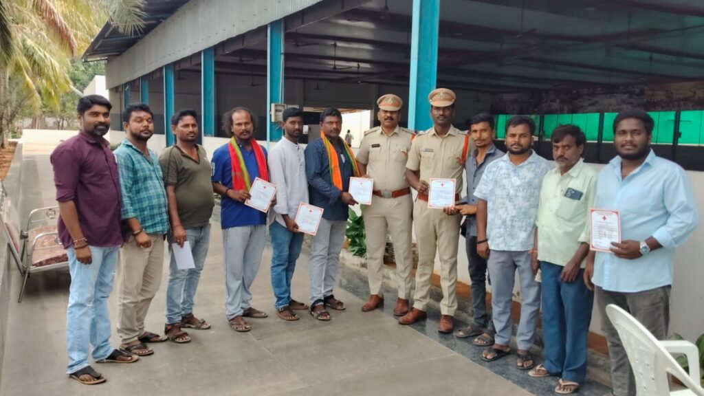రక్తదానమే ప్రాణదానమనే నినాదంతో పోలీస్ అమరవీరుల దినోత్సవాన్ని