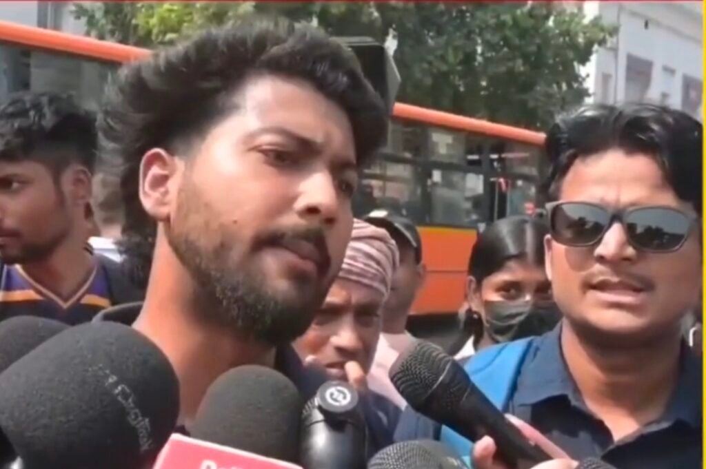 ఆగ్రహం.. నాయకుల తీరుపై తీవ్ర విమర్శలు!