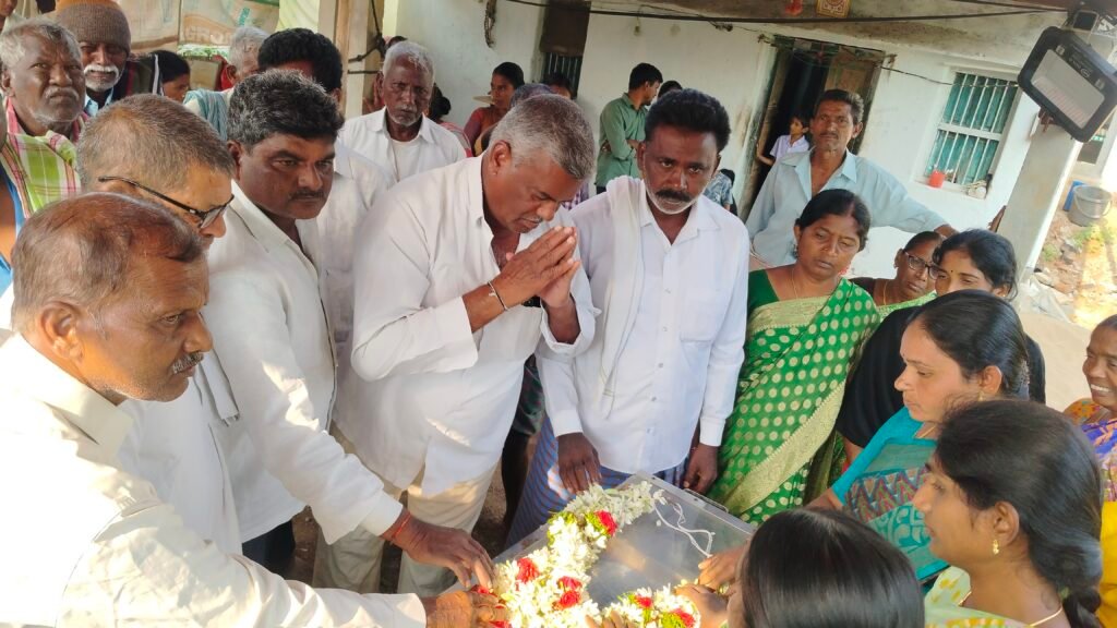 పారిశుద్ధ్య కార్మికురాలు సుశీలకు కన్నీటి వీడ్కోలు..